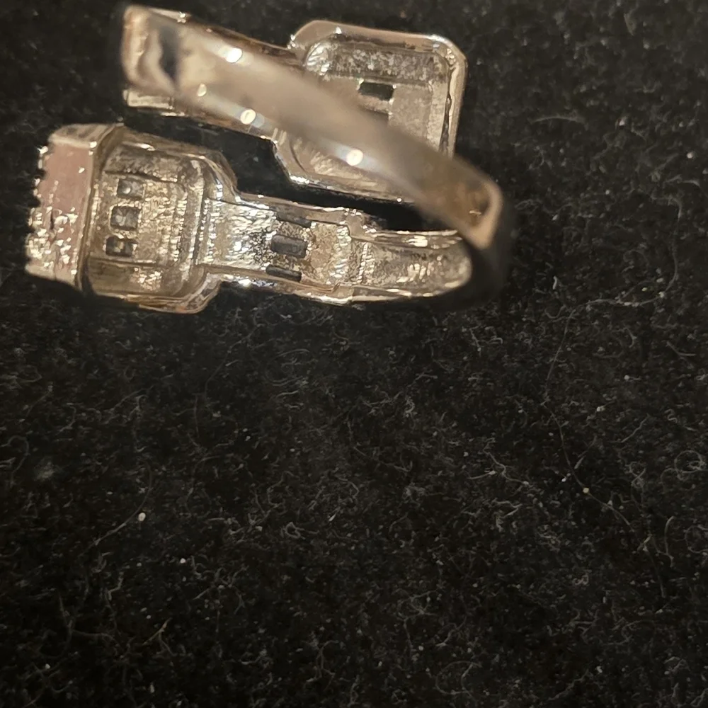 Elegant Silver Women's Ring